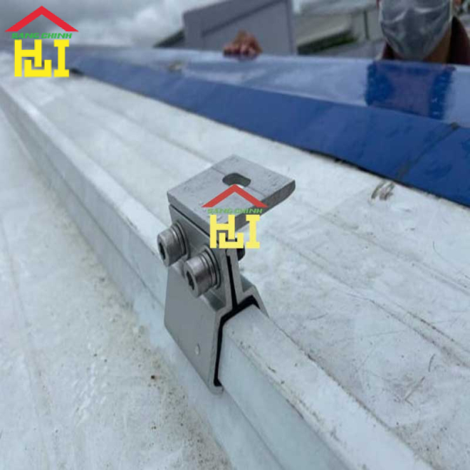 Chân kẹp múi Seamlock lắp ray nhôm dọc sóng
