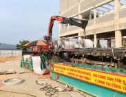 Cho Thuê Máy Cán Tôn Seamlock Tại Công Trình