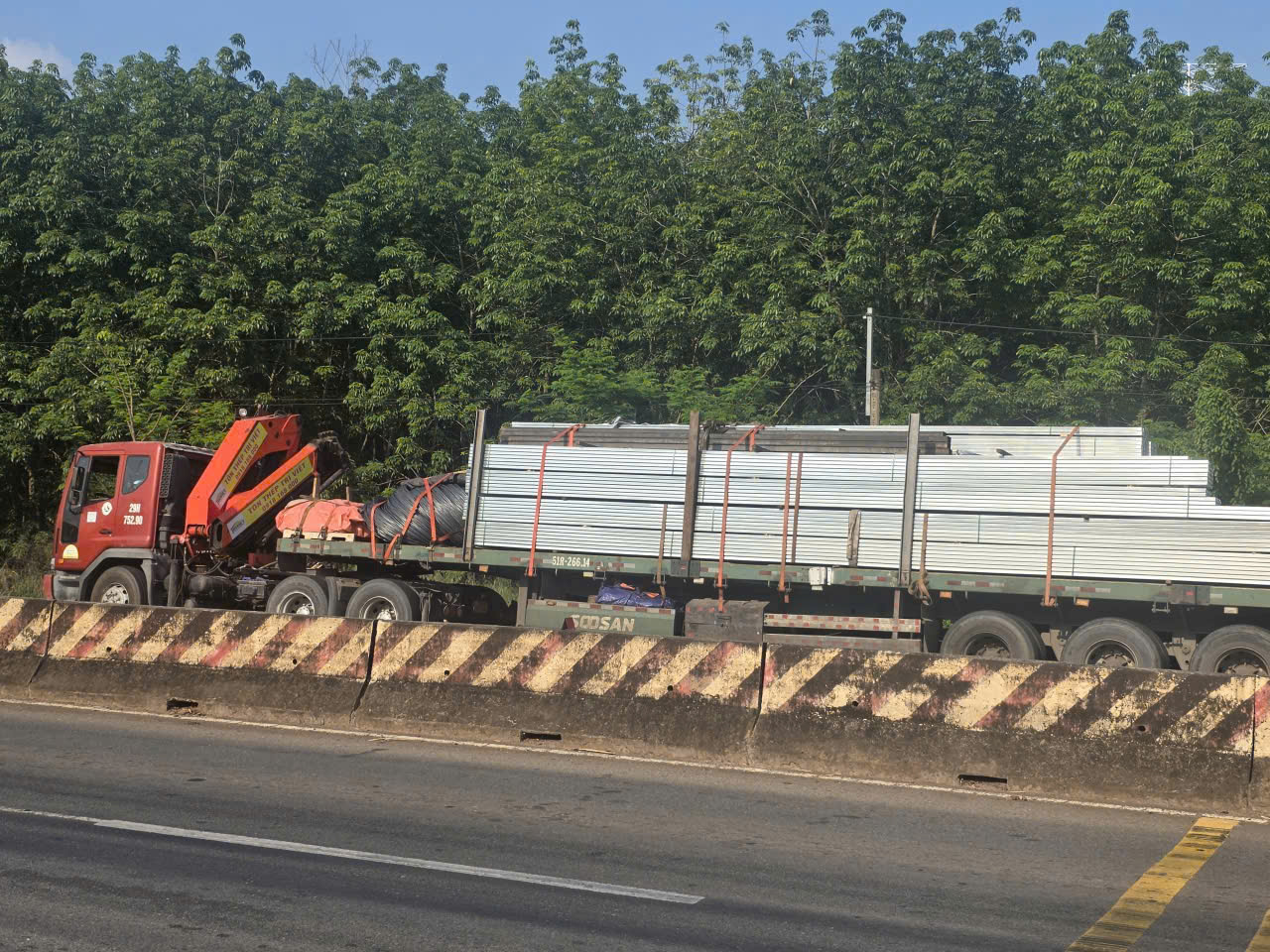 Hình 11: Thép hộp mạ kẽm tại Sáng Chinh STEEL