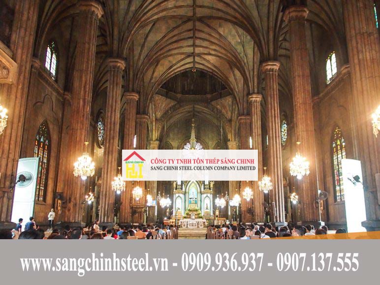 Nhà thờ San Sebastian là một tòa nhà duy nhất ở Châu Á được xây dựng toàn bộ bằng thép với kiến trúc phục hưng Gothic đặc trưng và được hoàn thành vào năm 1891