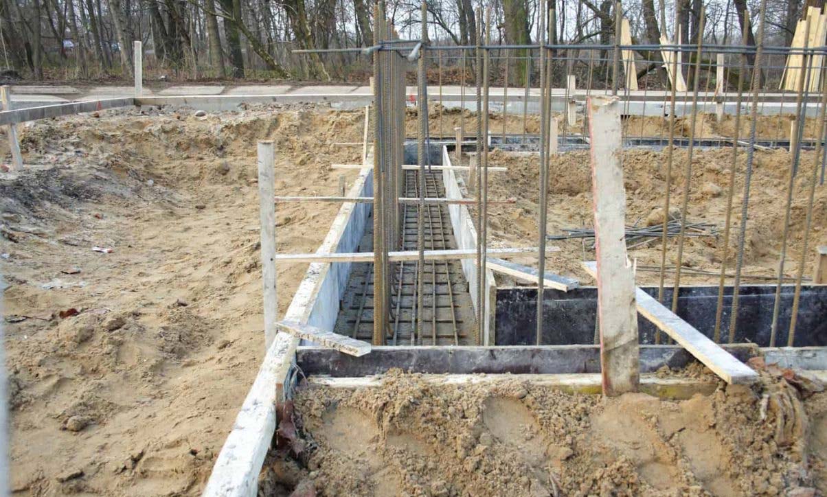 Quy trình thi công móng băng cho nhà 2 tầng