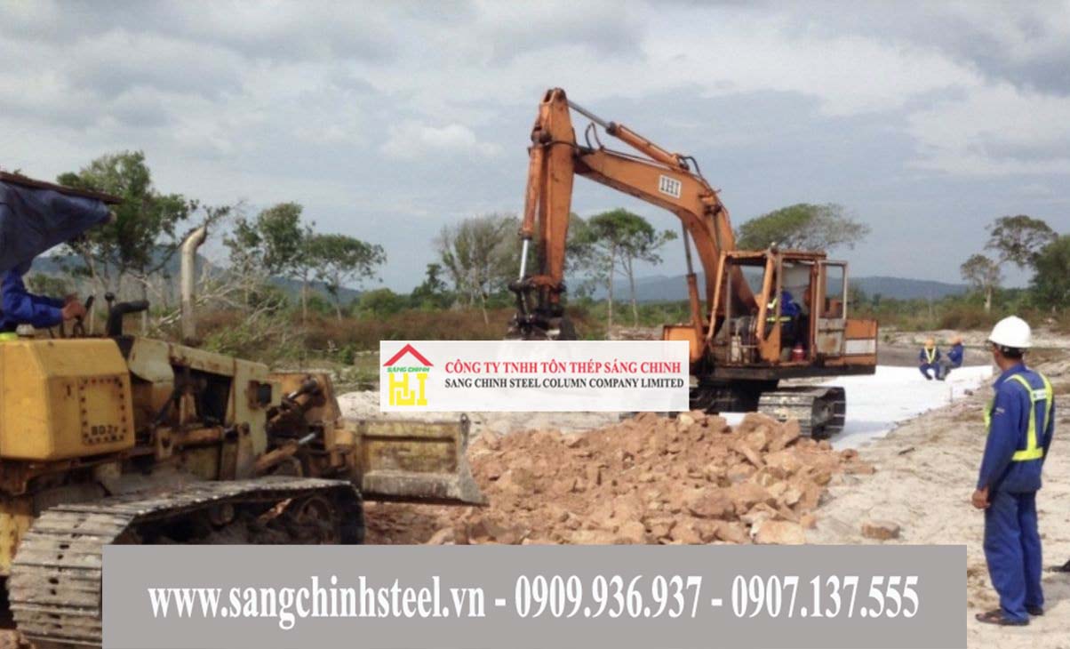 Giải phóng mặt bằng để chuẩn bị thi công móng băng