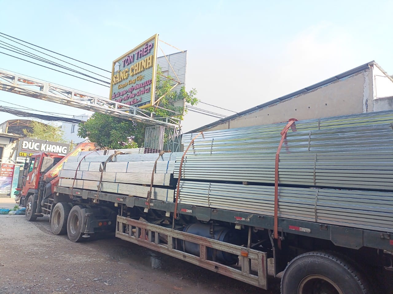 Thép Hộp Mạ Kẽm Và Đen: Vật Liệu Xây Dựng Hàng Đầu Tại Bình Thạnh