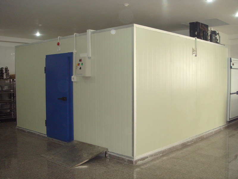 Ứng dụng tôn cách nhiệt trong thi công kho lạnh